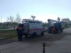 В сквере имени Ю. Гагарина в Якутске произошло замыкание провода и повреждение электрощита