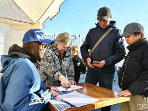 Жители Якутска собрали помощь курянам в День города