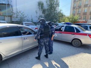 Росгвардейцы задержали угонщиков автомобиля