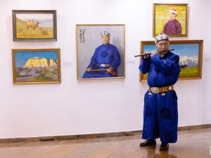 В Якутске открылась персональная выставка Федота Макарова «Рождение смыслов»