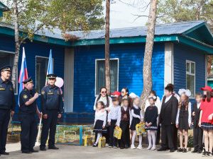 Сотрудники отдела по конвоированию поздравили с Днем знаний воспитанников республиканской специальной (коррекционной) школы-интерната