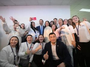 Айсен Николаев посетил тематические площадки фестиваля «Муус Устар»