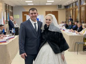 На оленях, прямиком из ЗАГСа, в национальной одежде: как якутяне голосовали в первый день выборов