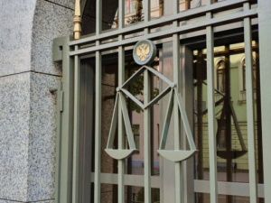 Начальница УК «доуправлялась» до банкротства и подделки актов