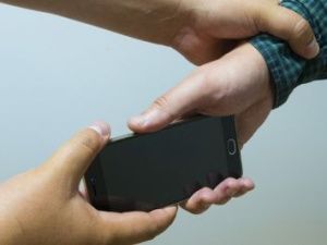 В Якутске на домашней вечеринке мужчина ограбил приятеля