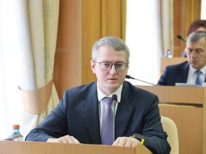 Затаенные страсти в Ил Тумэне вырвались наружу? Переголосовать нельзя оставить. Где поставить запятую?