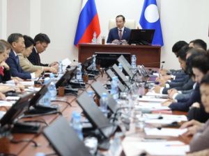 Глава Якутии рассмотрел вопросы подготовки к 80-й годовщине Великой Победы