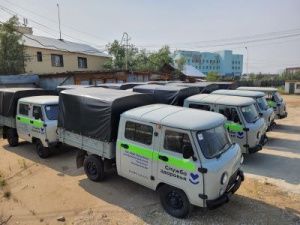 Больницы районов Якутии получили новые автомобили