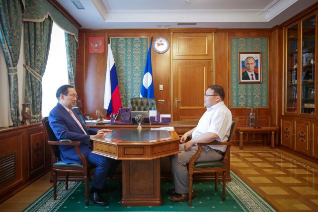 Реализация нацпроектов и подготовка к Играм народов Якутии. Глава Усть-Алданского района отчитался перед Ил Дарханом