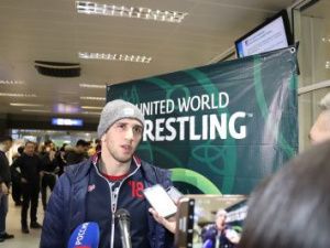В Якутск прилетел чемпион мира по вольной борьбе Заурбек Сидаков