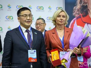 Анастасия Диодорова совершила золотой заплыв в Якутске перед сотнями зрителей