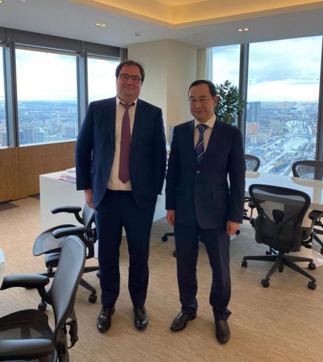 Айсен Николаев встретился с министром цифрового развития, связи и массовых коммуникаций Максутом Шадаевым