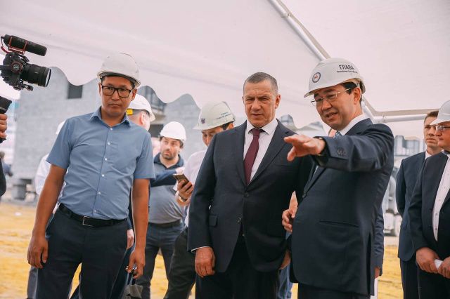 Айсен Николаев: Второй день в республике работы Юрия Трутнева