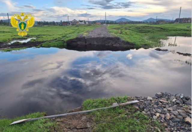 После вмешательства прокуратуры Оймяконского района восстановлено дорожное полотно, разрушенное паводком