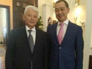 Айсен Николаев пожелал Михаилу Николаеву крепкого здоровья