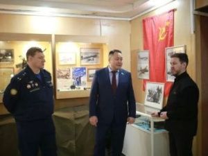 Альберт Семенов передал ветеранам боевых действий помощь, оказанную представительными органами Якутии
