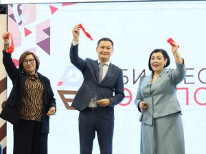 В Якутске открыли республиканскую межотраслевую выставку «Бизнес-Экспо 2024»