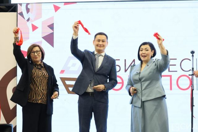 В Якутске открыли республиканскую межотраслевую выставку «Бизнес-Экспо 2024»