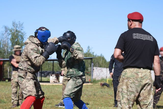 Сотрудники отдела специального назначения УФСИН «Белый медведь» сдали нормативы на право ношения «Оливкового берета»