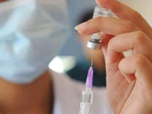 Более 18 тысяч школьников Якутска получили прививку от сезонного гриппа и ОРВИ 