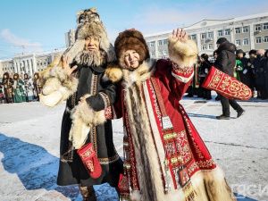 1700 человек прошлись в национальных костюмах по центру Якутска