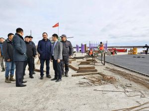 В Среднеколымске благоустраивают набережную к 80-летию Великой Победы