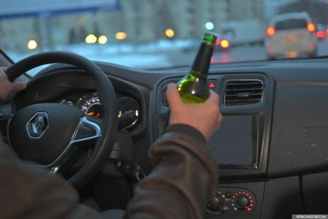 Покатался на 700 тысяч: Пьяный водитель перевернул служебный автомобиль