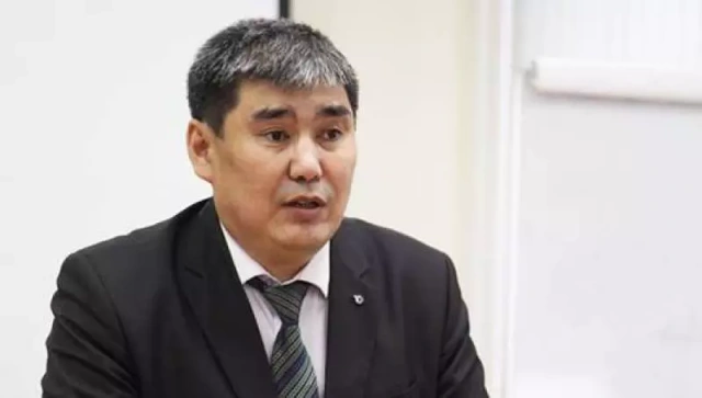 Названа зарплата ректора СВФУ Анатолия Николаева