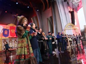 Песню про героический танковый экипаж «Алёша» исполнили на главной сцене выставки «Россия» в Москве