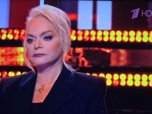 Лариса Долина обещает вернуть 112 млн рублей Полине Лурье после скандальной сделки