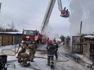 В Мирнинском районе сгорел 21 гаражный бокс