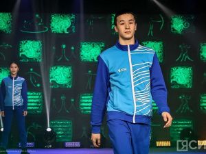 Очертания крыла стерха нанесли на экипировку участников эстафеты огня VIII игр «Дети Азии»