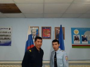 В Якутии полицейские отбили подростка у стаи бродячих собак