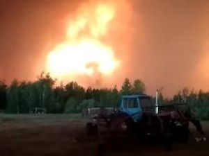 106 человек эвакуировано из села Кылайы Усть-Алданского улуса, возле которого бушует лесной пожар