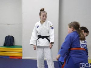 Чемпионки России по дзюдо показали мастер-класс юным спортсменам в Якутске