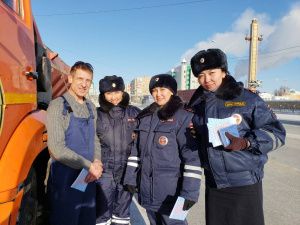 Водителей Якутска поздравили с Днем защитника Отечества 