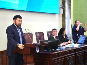 Жителям Якутска с ограниченными возможностями слуха представили отчет по итогам работы администрации за 5 лет