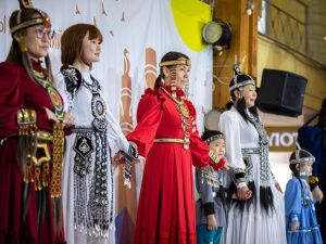 В Якутске провели выставку-ярмарку к национальному празднику Ысыах