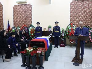 «Какой он был скромный, такой же был железный характером». В Якутске простились с Саввой Михайловым