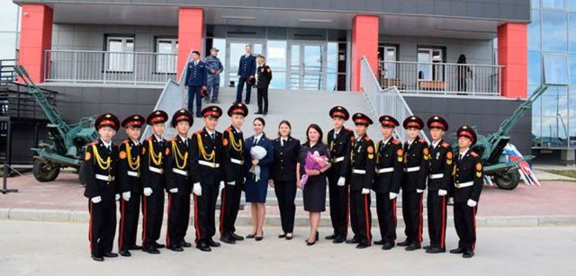 Доброго пути в мир знаний пожелали кадетам стражи правопорядка