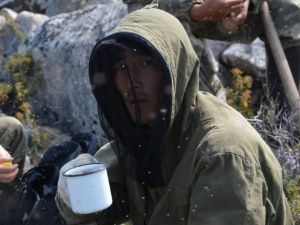 «И тогда я начал кричать»:  в Якутии студент-геолог спас сокурсниц от медведя