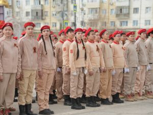 Копию Знамени Победы вручили лучшему юнармейскому отряду Якутска