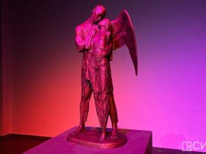 В Якутске открылась персональная выставка скульптора Николая Чоччасова