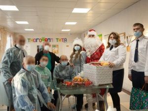 В Новогодние праздники личный состав следственного изолятора посетил социальные учреждения