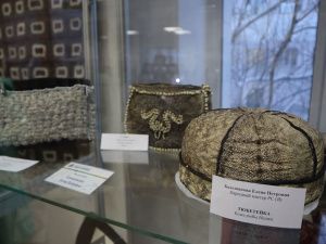 В Якутске открылась юбилейная выставка творческого объединения «Сөргүтүү»