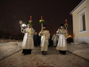 Айсен Николаев принял участие в Крёстном ходе и Божественной Литургии