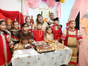 Благотворительная ярмарка «Подарим вместе праздник детям!»