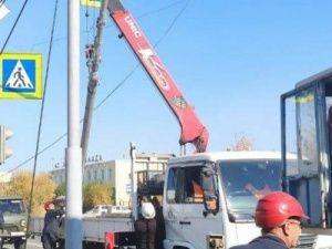 МУП Горсвет о восстановлении сбитого 17 сентября столба на ул. Автодорожная в Якутске