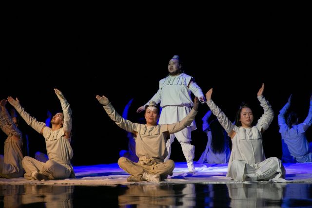 В Алматы зрители тепло приняли спектакль Театра Олонхо Якутии