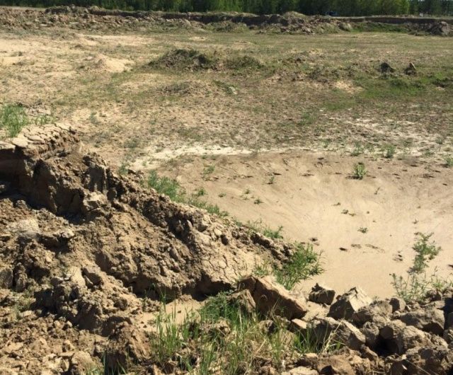 В Усть-Алданском районе на сельхозугодьях устроили карьер. Ущерб на десятки миллионов, а виновных нет
